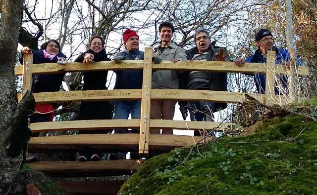 05-105-2017-01-19-pont-installation-6.jpg original 2017:01:19 15:42:01 1359 × 839 px