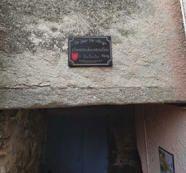 pj-10-affichage-à-l'entrée-du-chemin-des-moulins-située-au-23-rue-d'autan.jpg original - 1200 × 1114 px