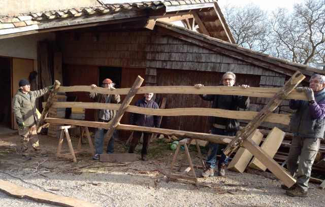 pj-4-préparation-en-atelier-rambarde-escalier.jpg original 2022:03:24 17:14:55 3960 × 2522 px