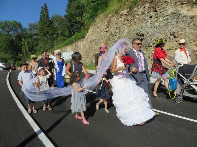 04-211-2017-06-10-cortège-1.jpg original 2017:06:10 07:45:04 4000 × 3000 px