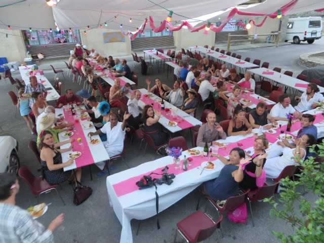 18-244-2017-06-10-à-table-2.jpg original 2017:06:10 10:52:48 4000 × 3000 px